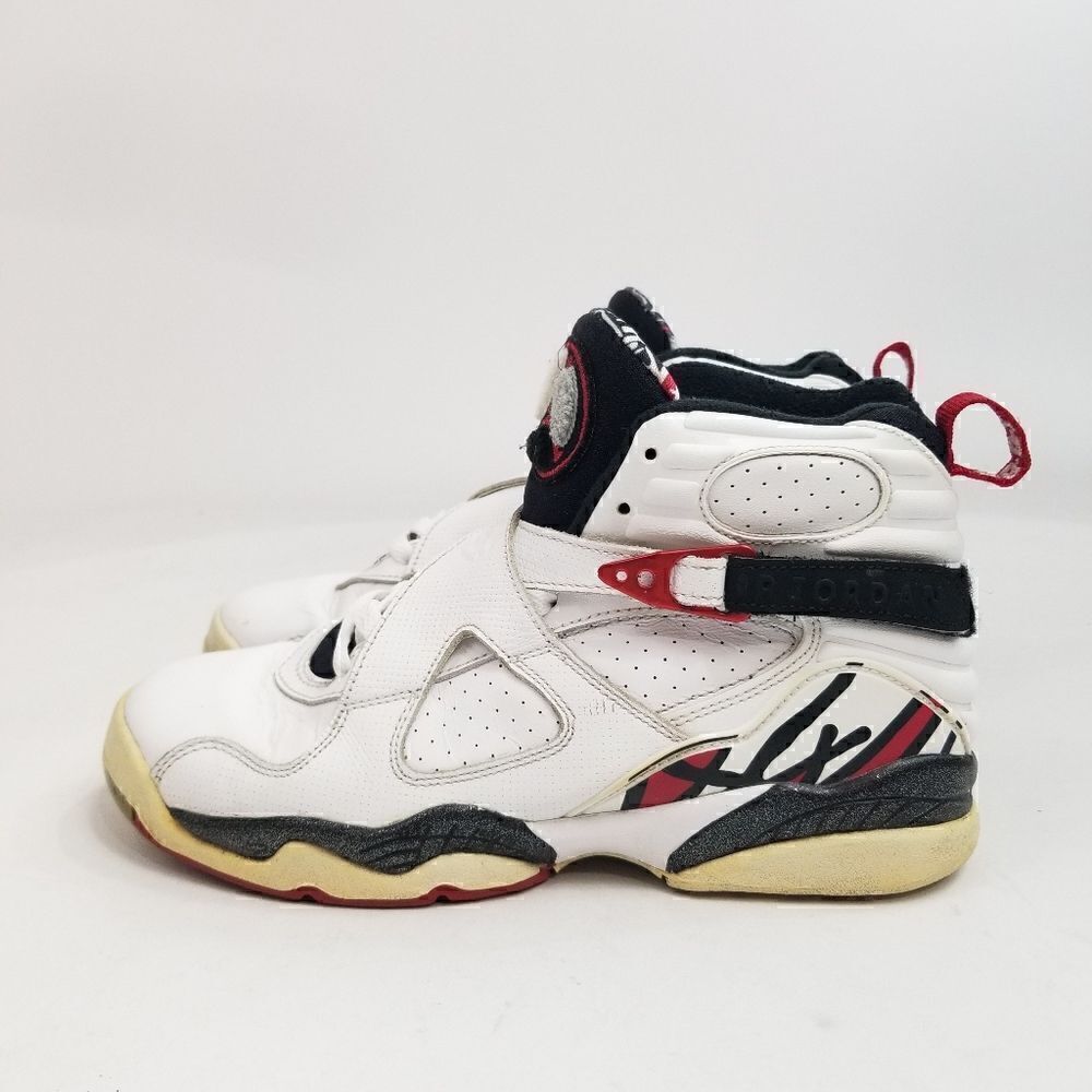 Nike Air Jordan 8 Bugs Bunny Sneakers. Size 7Y or can fit as a Women's Size 8.5 - Picture 4 of 10